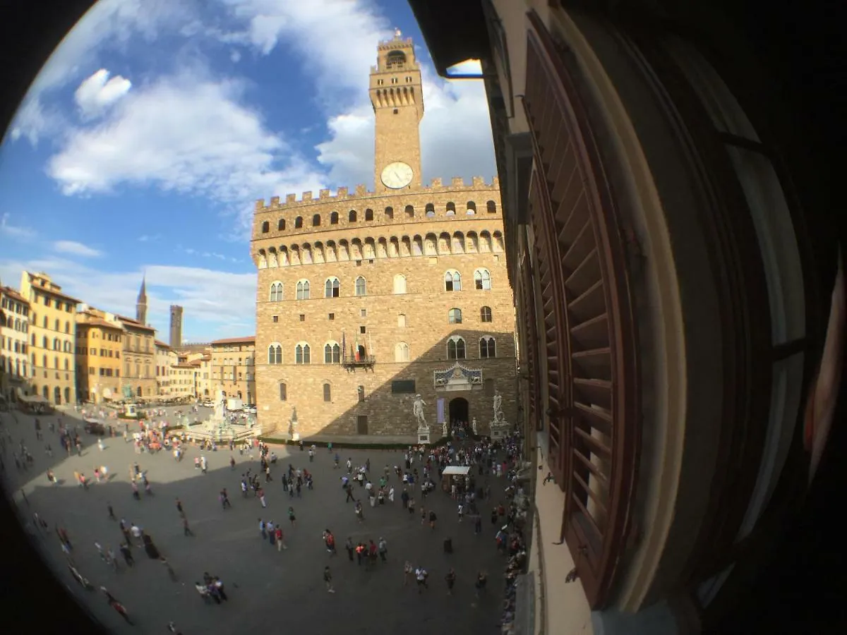 Piazza Signoria 1, Apartment Florence