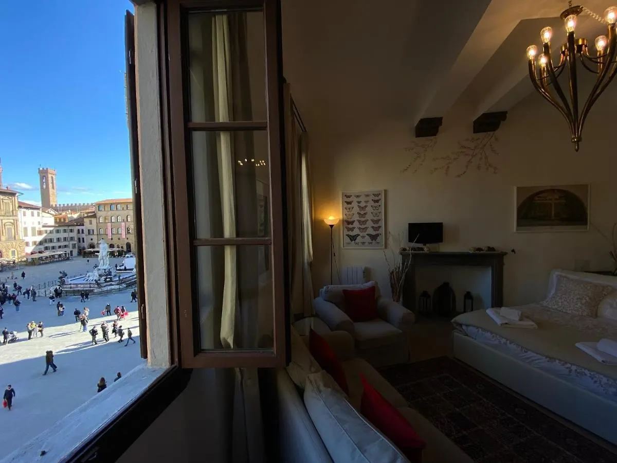 Piazza Signoria 1, Apartment Florence