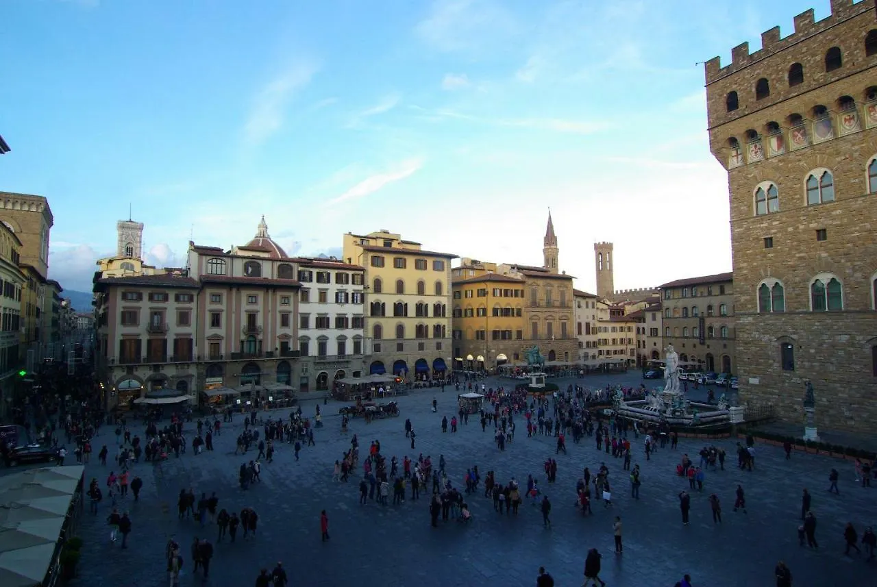 Piazza Signoria 1, Apartment Florence